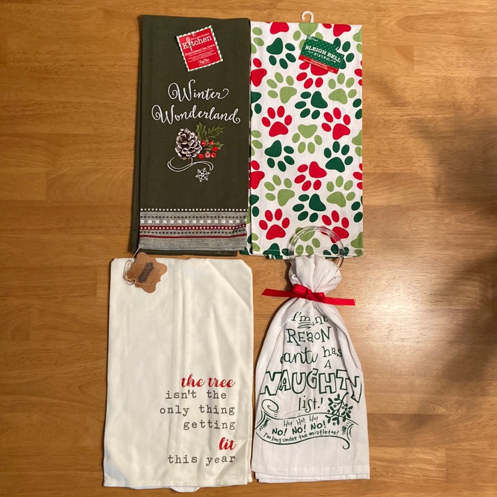 Set of 4 Christmas themed kitchen towels